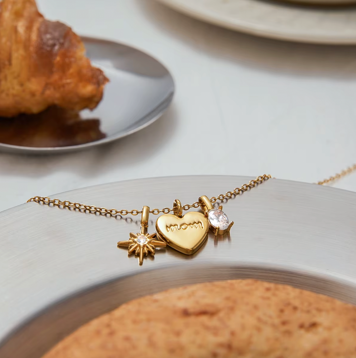Soft Power ketting