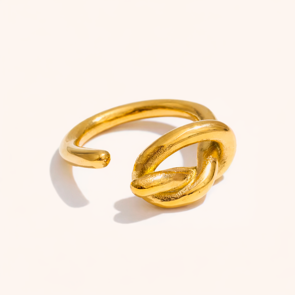 Knotted ring